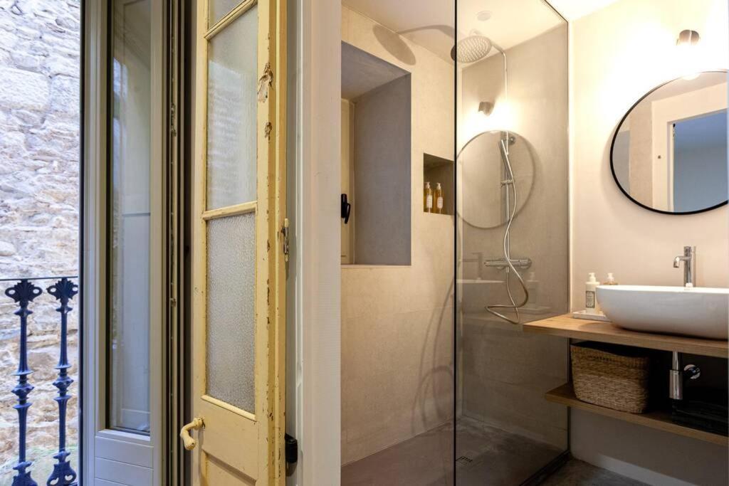 Velo Vern 1 Beautiful New Apartment 2 Bed Ensuite Girona Eksteriør bilde