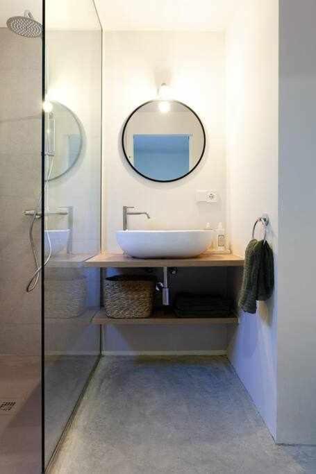 Velo Vern 1 Beautiful New Apartment 2 Bed Ensuite Girona Eksteriør bilde